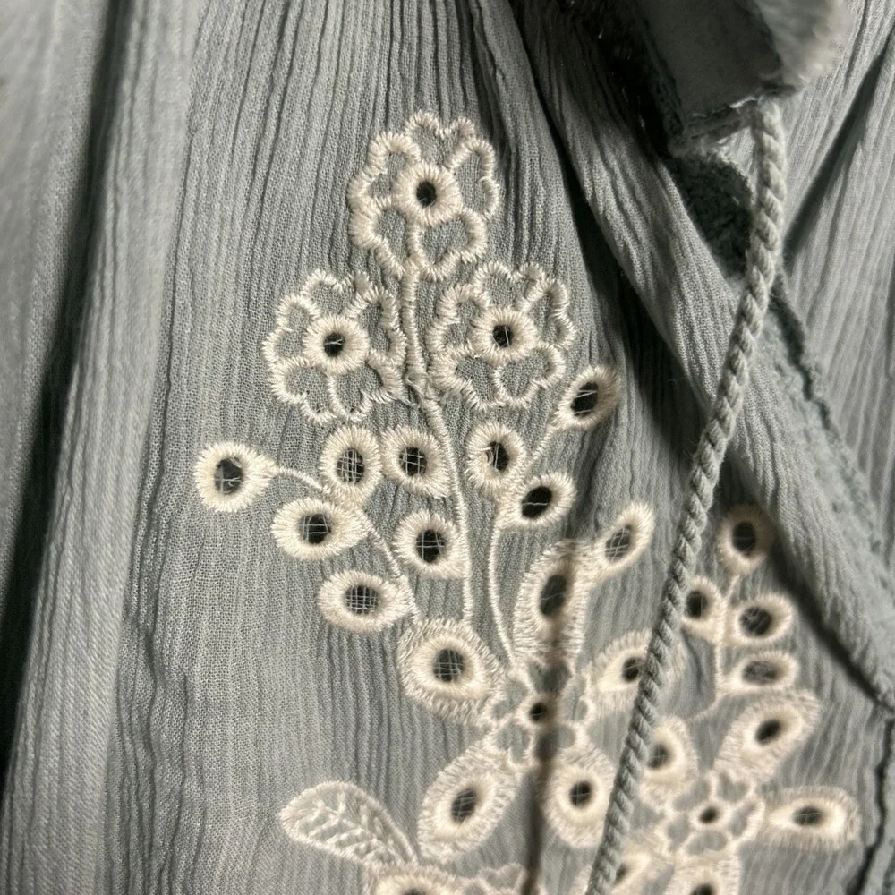 Chelsea & Theodore Women's Large Green Embroidered Crinkle Tunic Top Boxy‎ Boho